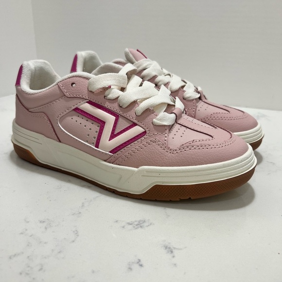 VANS UNISEX PINK AND WHITE SNEAKERS SIZE:
5 - men
6.5 - women - Picture 10 of 14